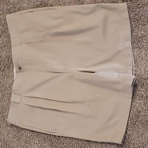 Axis LA Shotrs, cotton blend size 40. Tan.